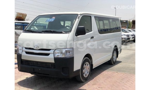 Nunua Imported Toyota Hiace White Gari ndani ya Import - Dubai nchini Hhohho Nunua Imported Toyota Hiace White Gari ndani ya Import - Dubai nchini Hhohho