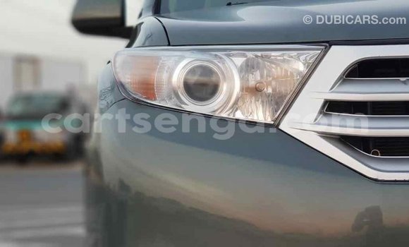 Buy Import Toyota Highlander Green Car in Import - Dubai in Hhohho Buy Import Toyota Highlander Green Car in Import - Dubai in Hhohho