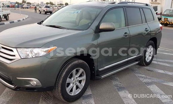 Buy Import Toyota Highlander Green Car in Import - Dubai in Hhohho Buy Import Toyota Highlander Green Car in Import - Dubai in Hhohho