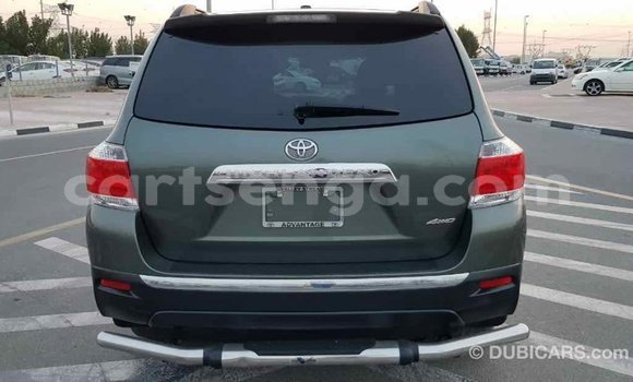 Buy Import Toyota Highlander Green Car in Import - Dubai in Hhohho Buy Import Toyota Highlander Green Car in Import - Dubai in Hhohho