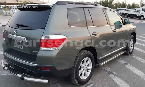 Buy Import Toyota Highlander Green Car in Import - Dubai in Hhohho Buy Import Toyota Highlander Green Car in Import - Dubai in Hhohho
