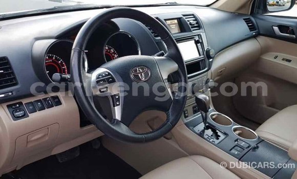 Buy Import Toyota Highlander Green Car in Import - Dubai in Hhohho Buy Import Toyota Highlander Green Car in Import - Dubai in Hhohho