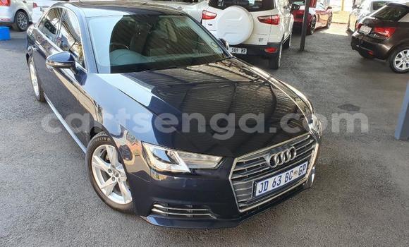 Nunua Ilio tumika Audi A4 Blue Gari ndani ya Big Bend nchini Lubombo