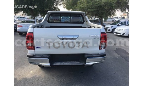 Nunua Imported Toyota Hilux White Gari ndani ya Import - Dubai nchini Hhohho Nunua Imported Toyota Hilux White Gari ndani ya Import - Dubai nchini Hhohho