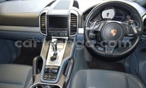 Buy Used Porsche Cayenne White Car in Hlatikulu in Shiselweni District Buy Used Porsche Cayenne White Car in Hlatikulu in Shiselweni District