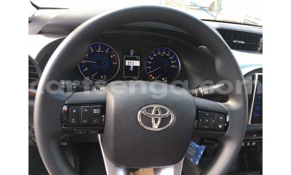 Nunua Imported Toyota Hilux White Gari ndani ya Import - Dubai nchini Hhohho Nunua Imported Toyota Hilux White Gari ndani ya Import - Dubai nchini Hhohho