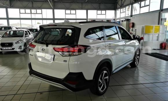 Acheter Occasion Voiture Toyota Rush Blanc à Import - Dubai, Hhohho Acheter Occasion Voiture Toyota Rush Blanc à Import - Dubai, Hhohho