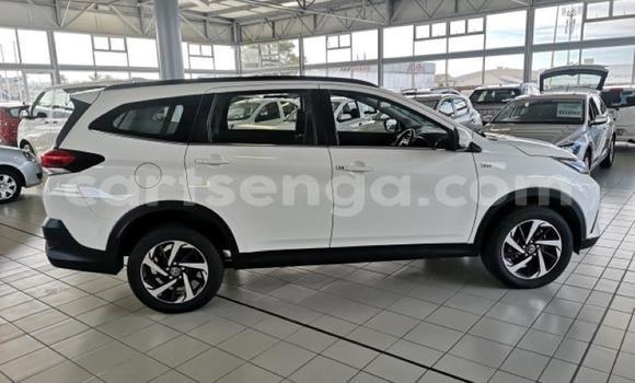 Acheter Occasion Voiture Toyota Rush Blanc à Import - Dubai, Hhohho Acheter Occasion Voiture Toyota Rush Blanc à Import - Dubai, Hhohho