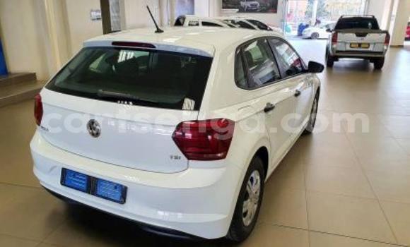 Buy Used Volkswagen Polo White Car in Import - Dubai in Hhohho Buy Used Volkswagen Polo White Car in Import - Dubai in Hhohho