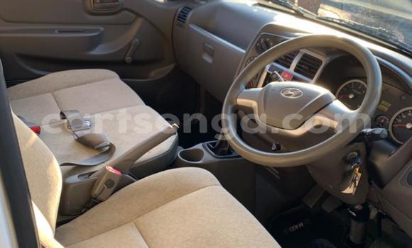 Nunua Ilio tumika Hyundai Chorus White Lori ndani ya Big Bend nchini Lubombo Nunua Ilio tumika Hyundai Chorus White Lori ndani ya Big Bend nchini Lubombo