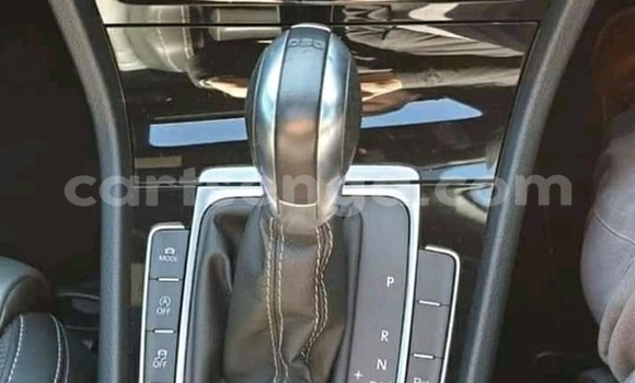 Buy Used Volkswagen Golf R Blue Car in Manzini in Manzini Buy Used Volkswagen Golf R Blue Car in Manzini in Manzini