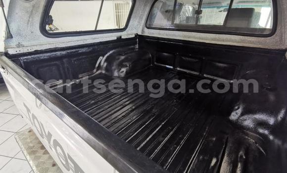Nunua Ilio tumika Toyota Hilux White Gari ndani ya Manzini nchini Manzini Nunua Ilio tumika Toyota Hilux White Gari ndani ya Manzini nchini Manzini