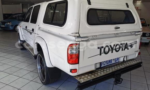 Nunua Ilio tumika Toyota Hilux White Gari ndani ya Manzini nchini Manzini Nunua Ilio tumika Toyota Hilux White Gari ndani ya Manzini nchini Manzini