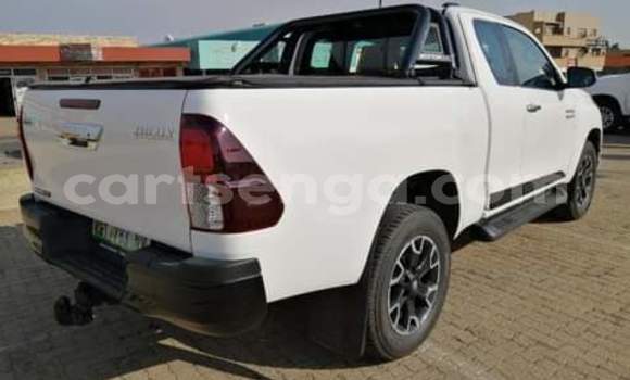 Nunua Ilio tumika Toyota Hilux White Gari ndani ya Manzini nchini Manzini Nunua Ilio tumika Toyota Hilux White Gari ndani ya Manzini nchini Manzini