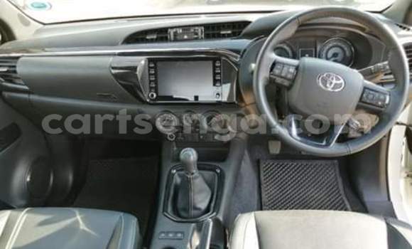 Nunua Ilio tumika Toyota Hilux White Gari ndani ya Manzini nchini Manzini Nunua Ilio tumika Toyota Hilux White Gari ndani ya Manzini nchini Manzini