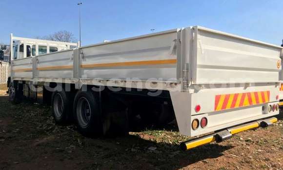 Nunua Ilio tumika Isuzu FTR 850 White Lori ndani ya Mbabane nchini Manzini Nunua Ilio tumika Isuzu FTR 850 White Lori ndani ya Mbabane nchini Manzini