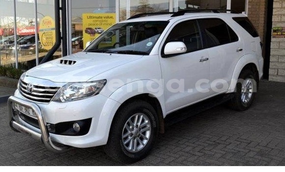 Nunua Ilio tumika Toyota Fortuner White Gari ndani ya Mbabane nchini Manzini Nunua Ilio tumika Toyota Fortuner White Gari ndani ya Mbabane nchini Manzini