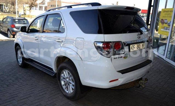 Nunua Ilio tumika Toyota Fortuner White Gari ndani ya Mbabane nchini Manzini Nunua Ilio tumika Toyota Fortuner White Gari ndani ya Mbabane nchini Manzini