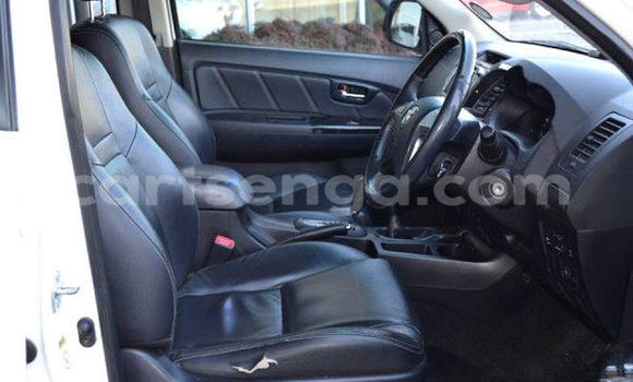 Nunua Ilio tumika Toyota Fortuner White Gari ndani ya Mbabane nchini Manzini Nunua Ilio tumika Toyota Fortuner White Gari ndani ya Mbabane nchini Manzini