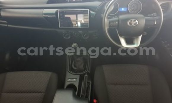 Nunua Ilio tumika Toyota Hilux White Gari ndani ya Ezulwini nchini Hhohho Nunua Ilio tumika Toyota Hilux White Gari ndani ya Ezulwini nchini Hhohho