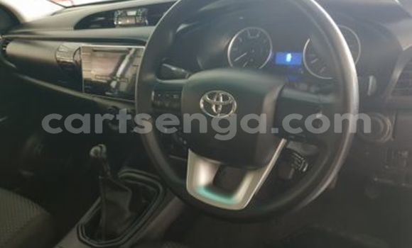 Nunua Ilio tumika Toyota Hilux White Gari ndani ya Ezulwini nchini Hhohho Nunua Ilio tumika Toyota Hilux White Gari ndani ya Ezulwini nchini Hhohho