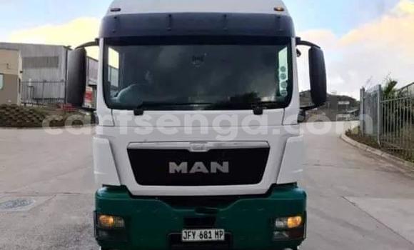 Buy Used Mercedes‒Benz Truck White Truck in Bulembu in Hhohho Buy Used Mercedes‒Benz Truck White Truck in Bulembu in Hhohho