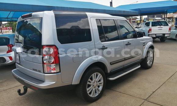 Nunua Ilio tumika Land Rover Discovery Silver Gari ndani ya Big Bend nchini Lubombo Nunua Ilio tumika Land Rover Discovery Silver Gari ndani ya Big Bend nchini Lubombo