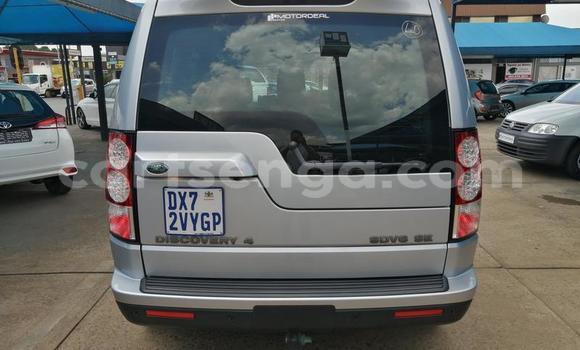 Nunua Ilio tumika Land Rover Discovery Silver Gari ndani ya Big Bend nchini Lubombo Nunua Ilio tumika Land Rover Discovery Silver Gari ndani ya Big Bend nchini Lubombo