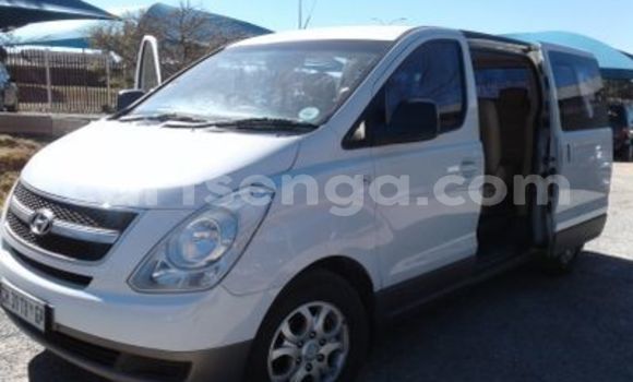 Acheter Occasion Voiture Hyundai H1 Blanc à Mbabane, Manzini Acheter Occasion Voiture Hyundai H1 Blanc à Mbabane, Manzini