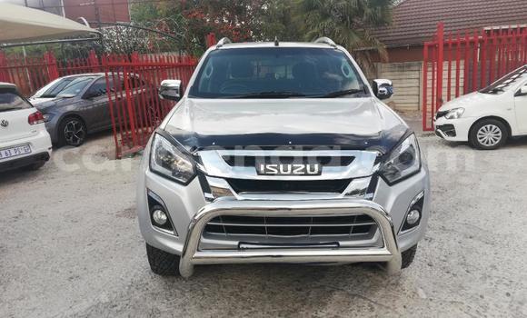 Nunua Ilio tumika Isuzu KB Silver Gari ndani ya Big Bend nchini Lubombo Nunua Ilio tumika Isuzu KB Silver Gari ndani ya Big Bend nchini Lubombo