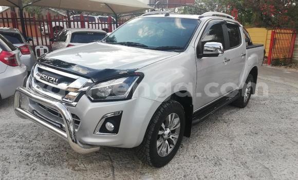Nunua Ilio tumika Isuzu KB Silver Gari ndani ya Big Bend nchini Lubombo Nunua Ilio tumika Isuzu KB Silver Gari ndani ya Big Bend nchini Lubombo