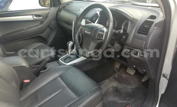 Nunua Ilio tumika Isuzu KB Silver Gari ndani ya Big Bend nchini Lubombo Nunua Ilio tumika Isuzu KB Silver Gari ndani ya Big Bend nchini Lubombo