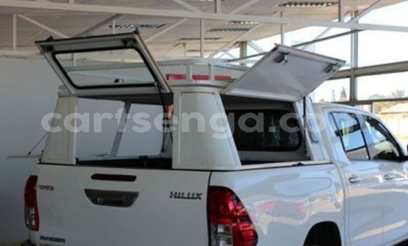 Buy Used Toyota Hilux White Car in Import - Dubai in Hhohho Buy Used Toyota Hilux White Car in Import - Dubai in Hhohho