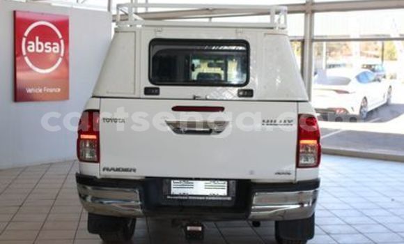 Buy Used Toyota Hilux White Car in Import - Dubai in Hhohho Buy Used Toyota Hilux White Car in Import - Dubai in Hhohho