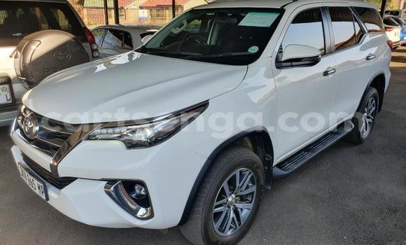 Acheter Occasion Voiture Toyota Fortuner Blanc à Ezulwini, Hhohho Acheter Occasion Voiture Toyota Fortuner Blanc à Ezulwini, Hhohho