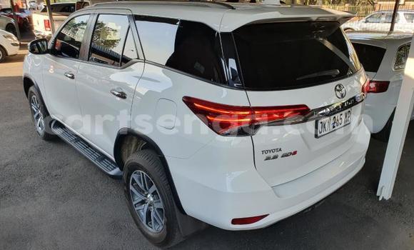 Buy Used Toyota Fortuner White Car in Ezulwini in Hhohho Buy Used Toyota Fortuner White Car in Ezulwini in Hhohho