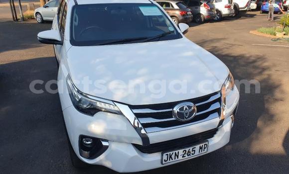 Buy Used Toyota Fortuner White Car in Ezulwini in Hhohho Buy Used Toyota Fortuner White Car in Ezulwini in Hhohho