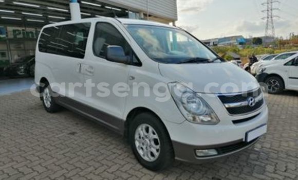 Nunua Ilio tumika Hyundai H1 White Gari ndani ya Manzini nchini Manzini