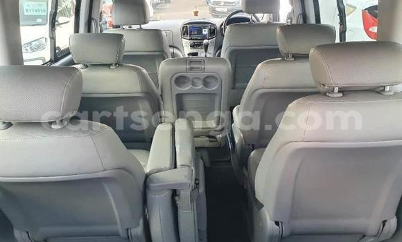 Buy Used Hyundai H1 White Car in Matsapha in Manzini Buy Used Hyundai H1 White Car in Matsapha in Manzini