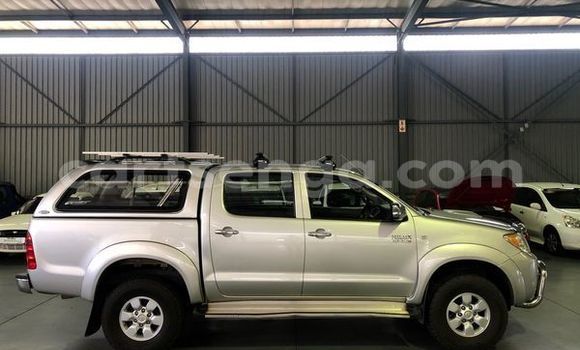 Buy Used Toyota Hilux Silver Car in Bulembu in Hhohho Buy Used Toyota Hilux Silver Car in Bulembu in Hhohho