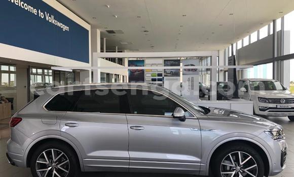 Nunua Ilio tumika Volkswagen Touareg Silver Gari ndani ya Kubuta nchini Wilaya ya Shiselweni Nunua Ilio tumika Volkswagen Touareg Silver Gari ndani ya Kubuta nchini Wilaya ya Shiselweni