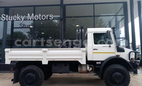 Acheter Occasion Utilitaire Mercedes‒Benz 1117 Blanc à Ezulwini, Hhohho Acheter Occasion Utilitaire Mercedes‒Benz 1117 Blanc à Ezulwini, Hhohho