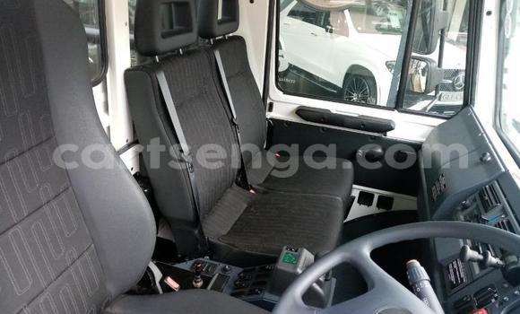 Nunua Ilio tumika Mercedes‒Benz 1117 White Lori ndani ya Ezulwini nchini Hhohho Nunua Ilio tumika Mercedes‒Benz 1117 White Lori ndani ya Ezulwini nchini Hhohho