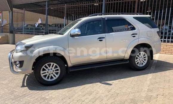 Buy Used Toyota Fortuner Silver Car in Bulembu in Hhohho Buy Used Toyota Fortuner Silver Car in Bulembu in Hhohho