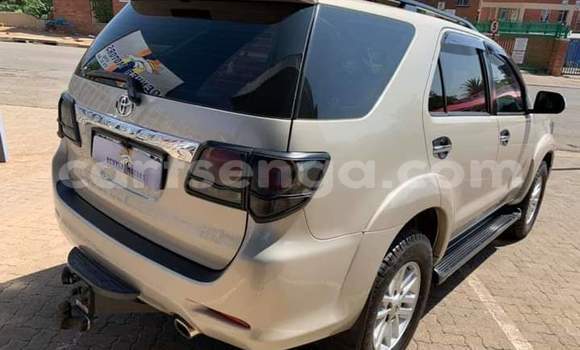 Buy Used Toyota Fortuner Silver Car in Bulembu in Hhohho Buy Used Toyota Fortuner Silver Car in Bulembu in Hhohho