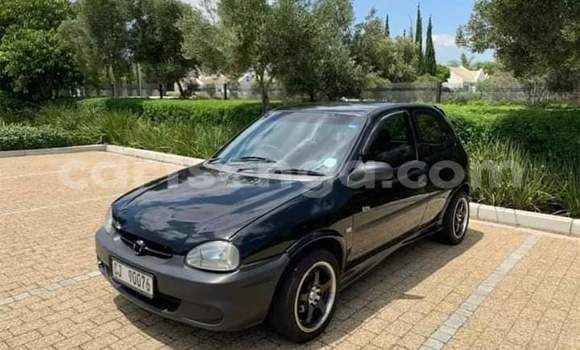 Nunua Ilio tumika Opel Corsa Black Gari ndani ya Bulembu nchini Hhohho