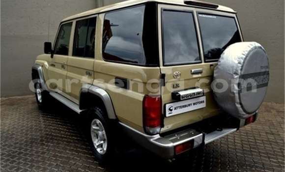 Buy Used Toyota Land Cruiser Beige Car in Manzini in Manzini Buy Used Toyota Land Cruiser Beige Car in Manzini in Manzini
