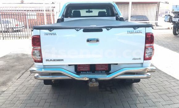 Buy Used Toyota Hilux White Car in Bulembu in Hhohho Buy Used Toyota Hilux White Car in Bulembu in Hhohho