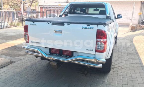 Buy Used Toyota Hilux White Car in Bulembu in Hhohho Buy Used Toyota Hilux White Car in Bulembu in Hhohho