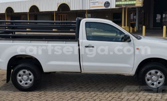 Buy Used Toyota Hilux White Car in Bulembu in Hhohho Buy Used Toyota Hilux White Car in Bulembu in Hhohho